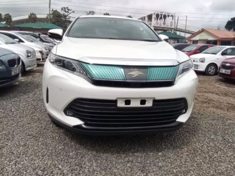 Toyota Harrier   - 2018