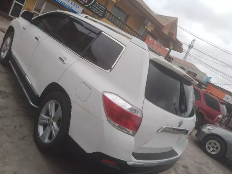 Toyota Highlander   - 2009