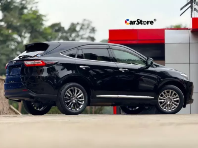 Toyota Harrier   - 2018
