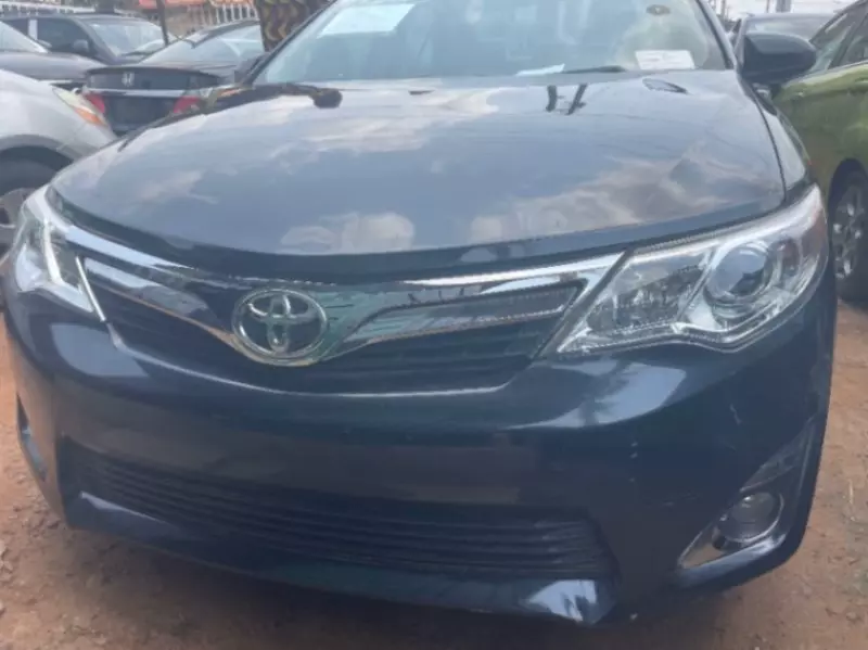Toyota Camry   - 2014