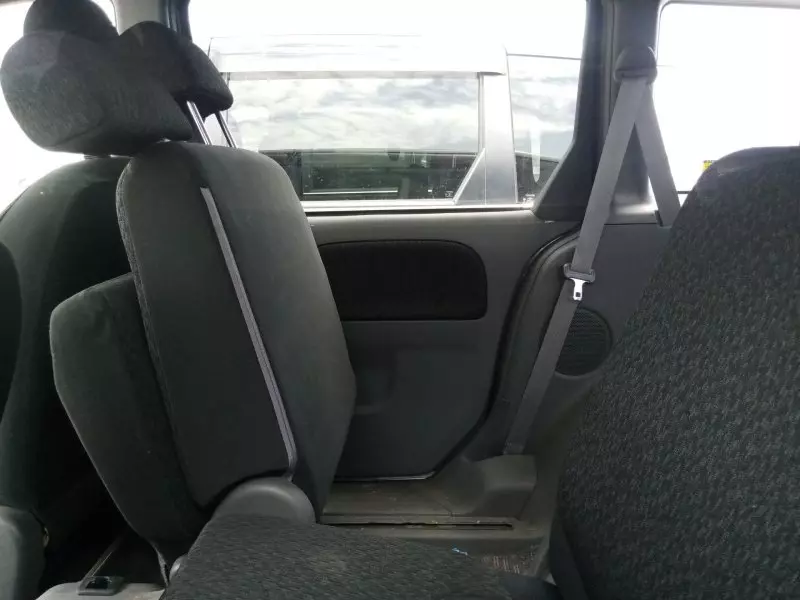 Toyota Sienta   - 2011