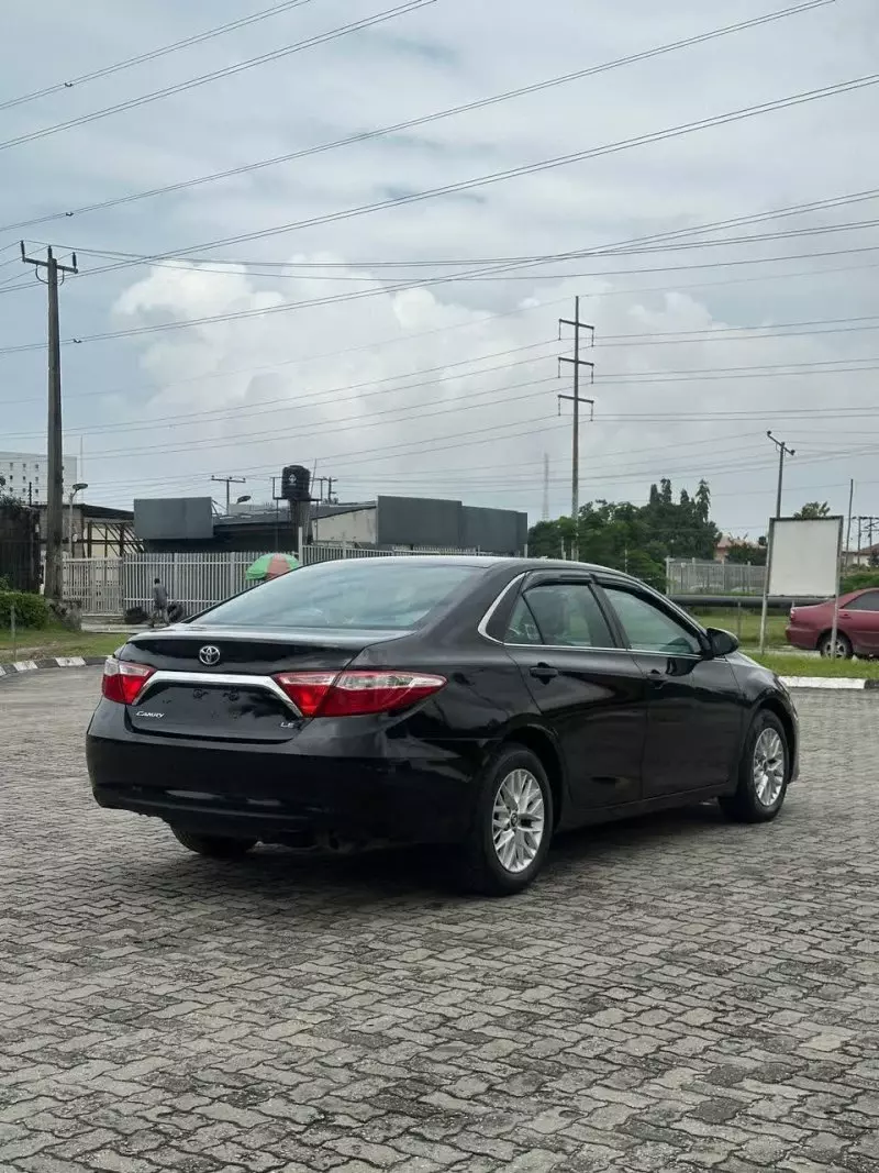 Toyota Camry   - 2016