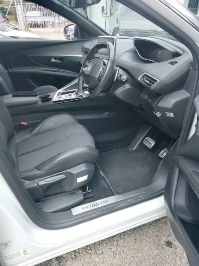 Peugeot 3008   - 2018