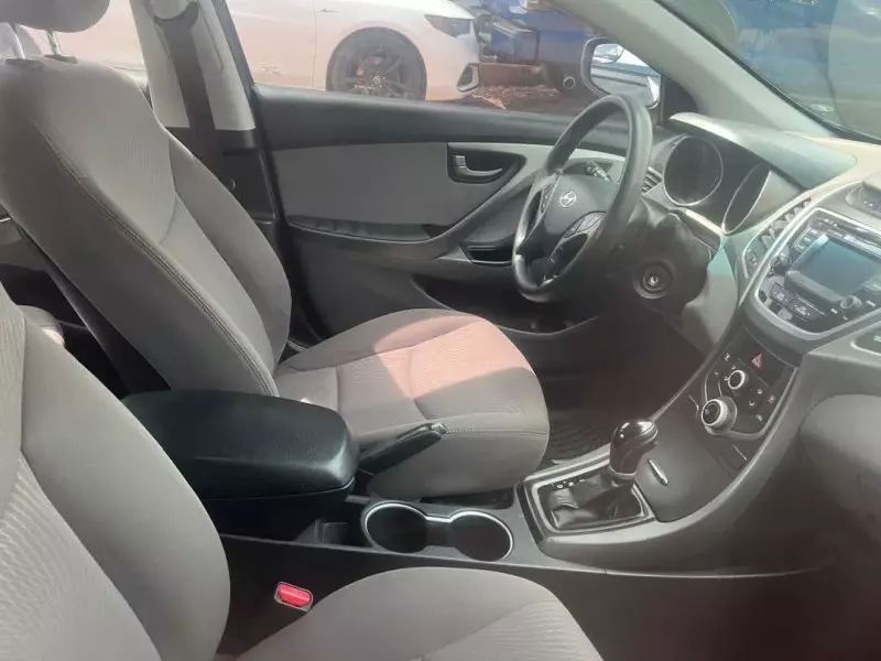 Hyundai Elantra   - 2015