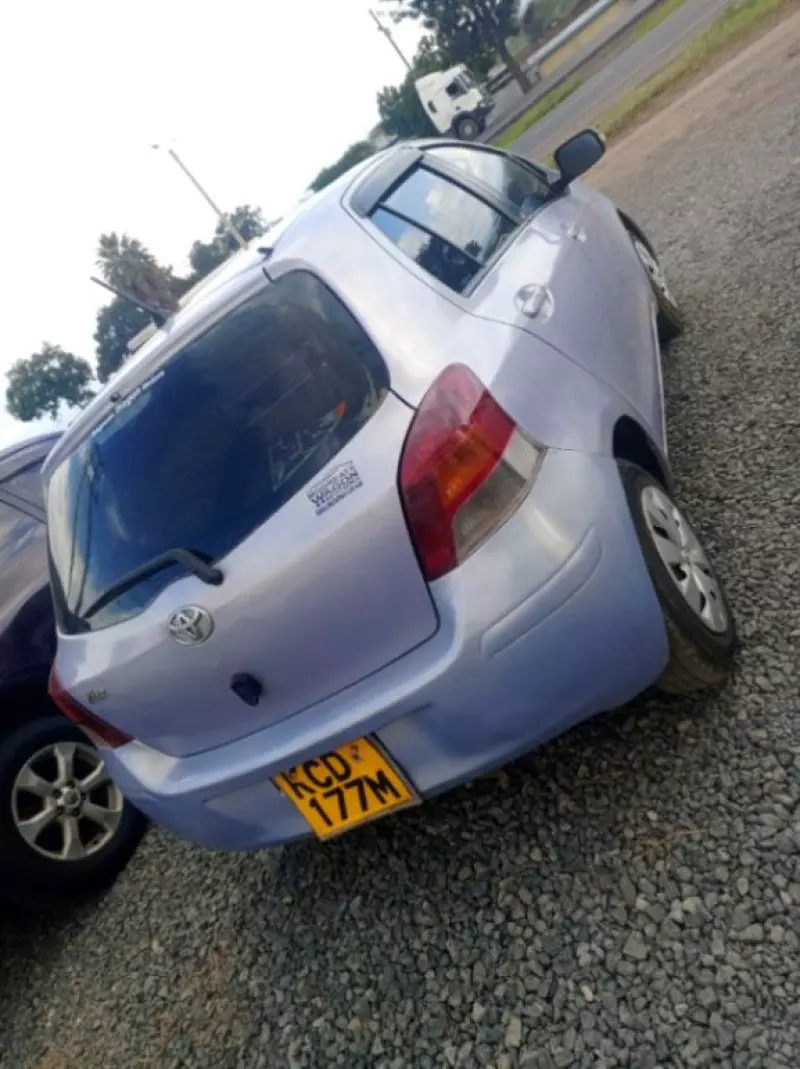 Toyota Vitz   - 2008