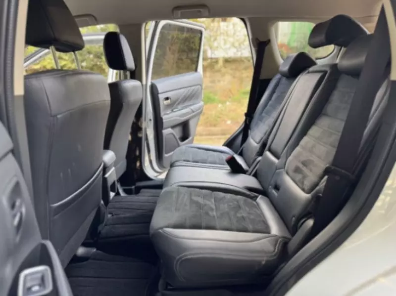 Mitsubishi Outlander hybrid    - 2017