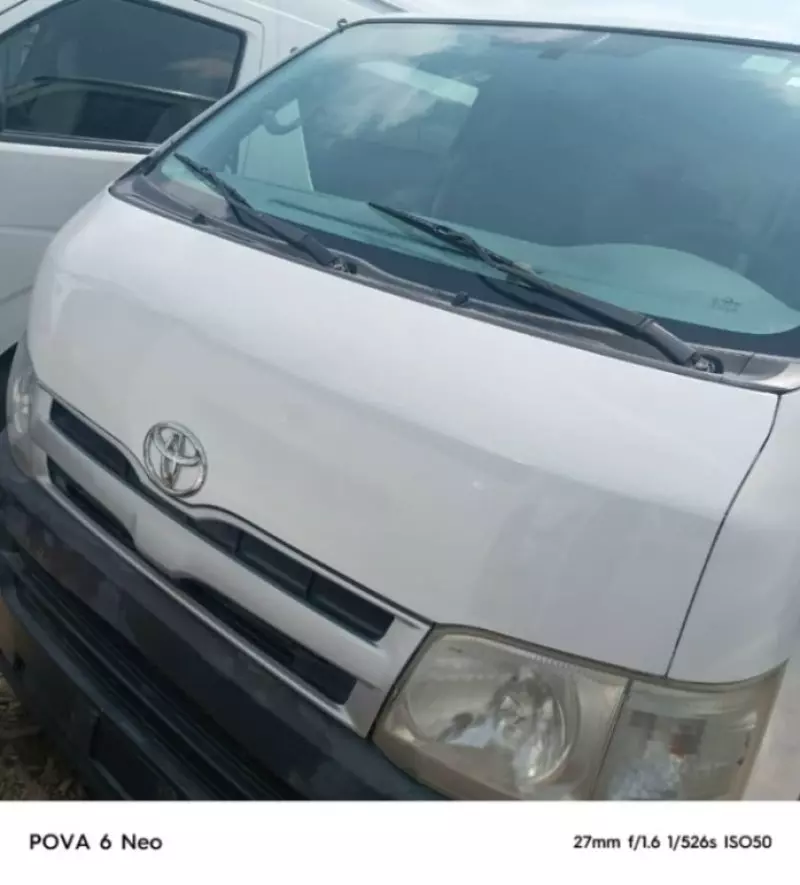 Toyota Hiace - 2013