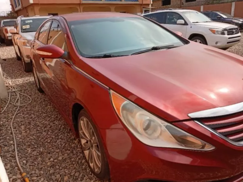 Hyundai Sonata   - 2014