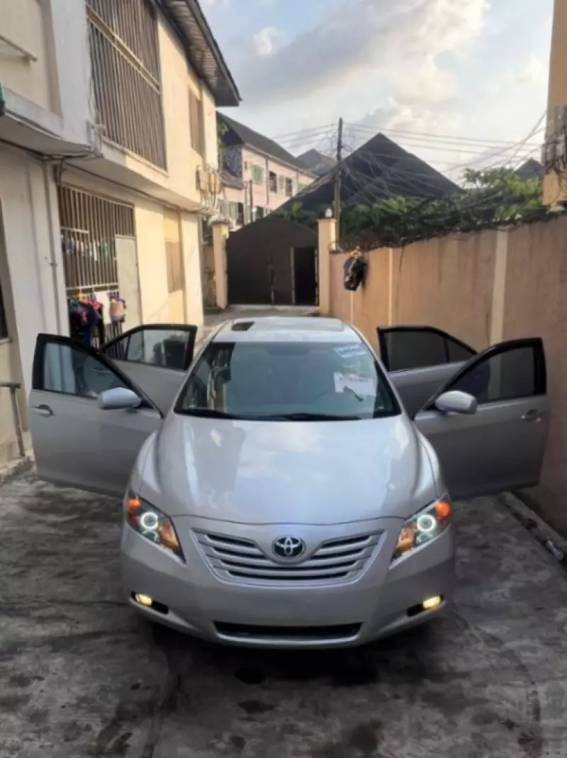 Toyota Camry   - 2008