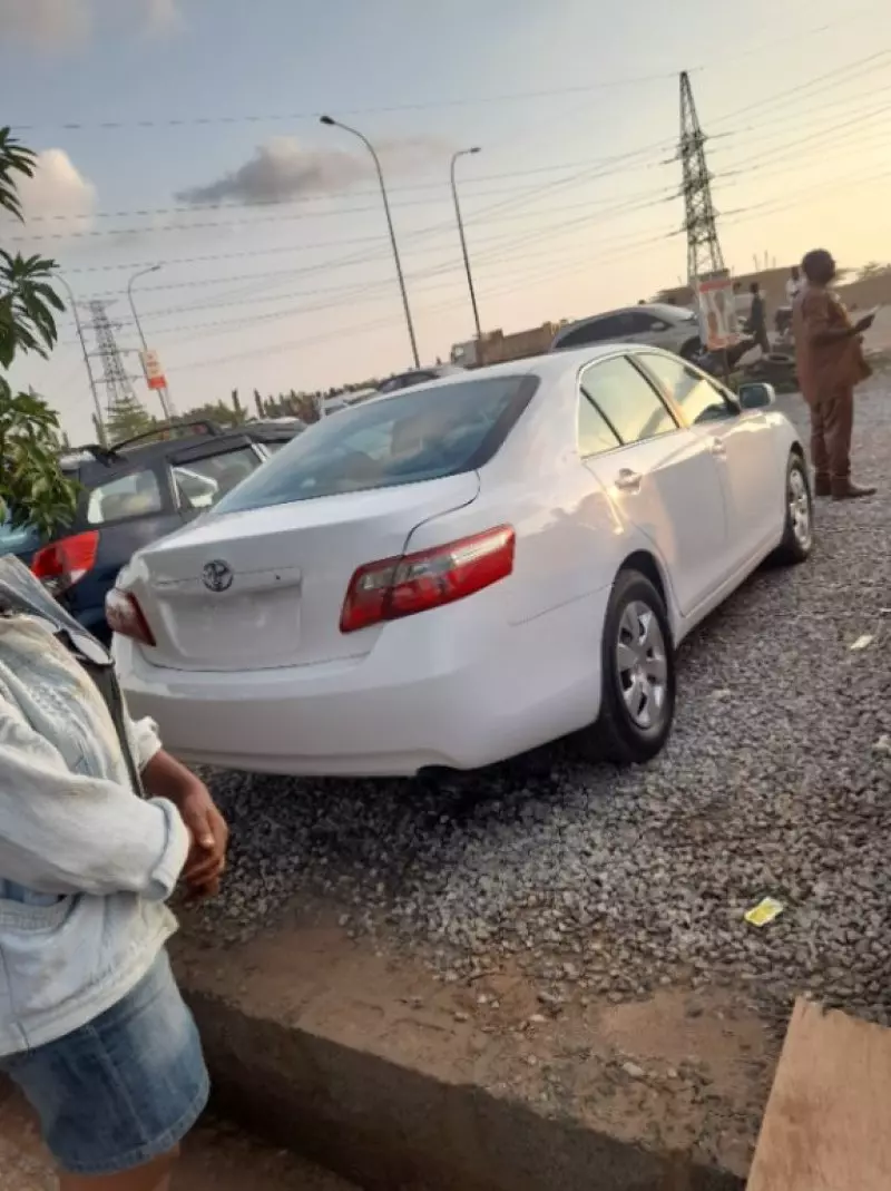 Toyota Camry   - 2009