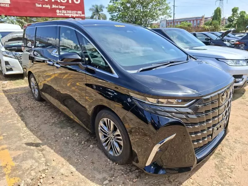 Toyota Alphard   - 2023