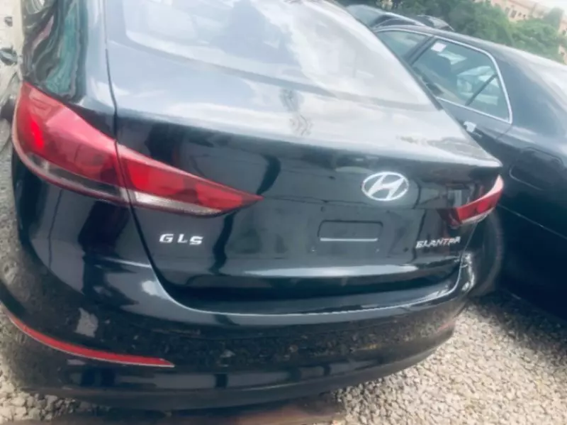 Hyundai Elantra   - 2017