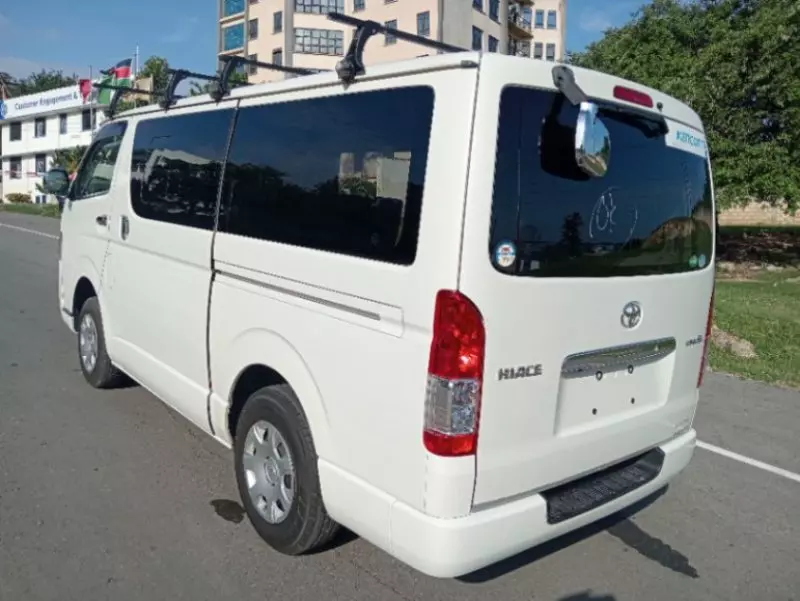 Toyota Hiace   - 2018