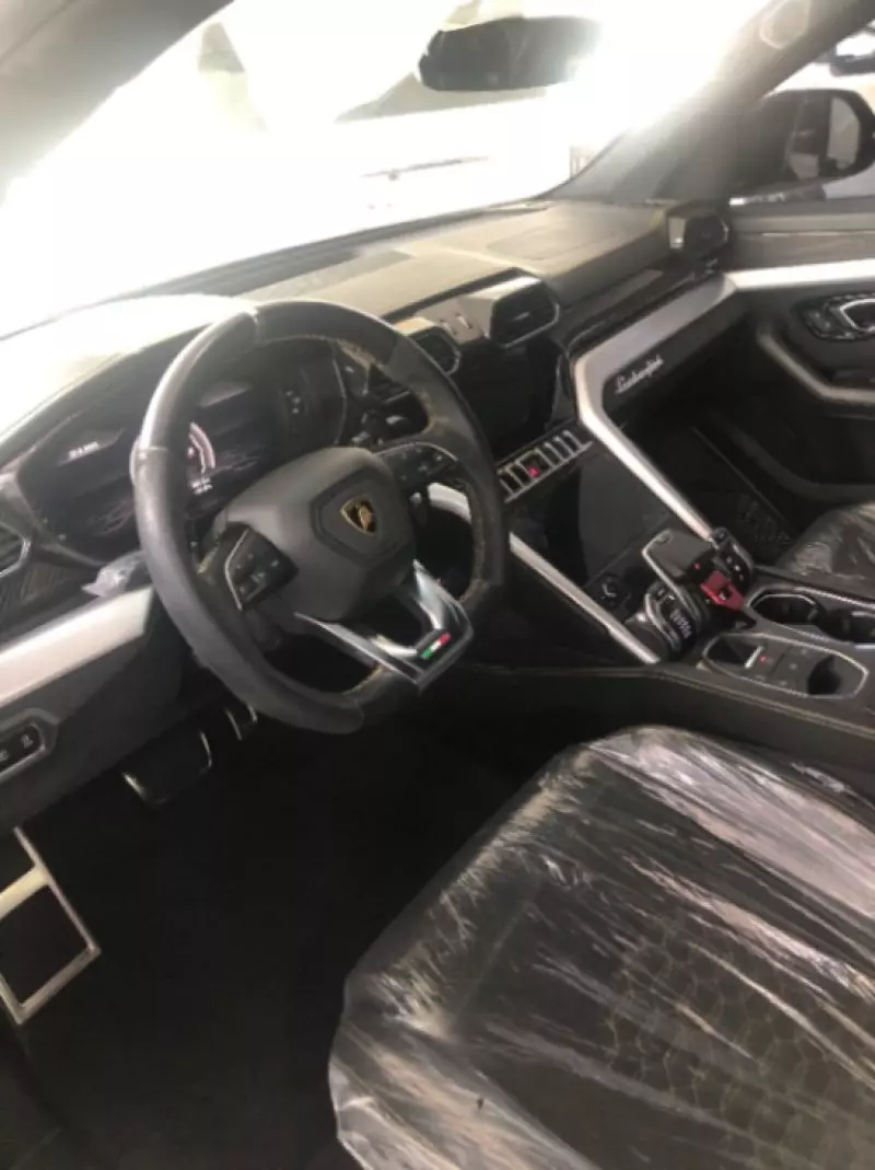 Lamborghini Urus   - 2024