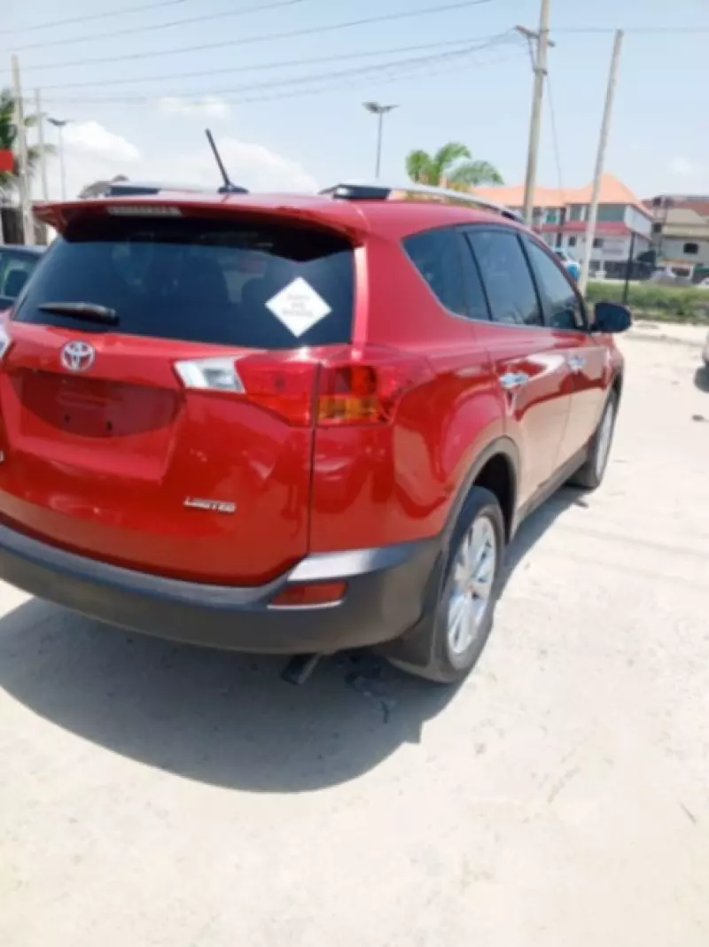 Toyota RAV4   - 2015