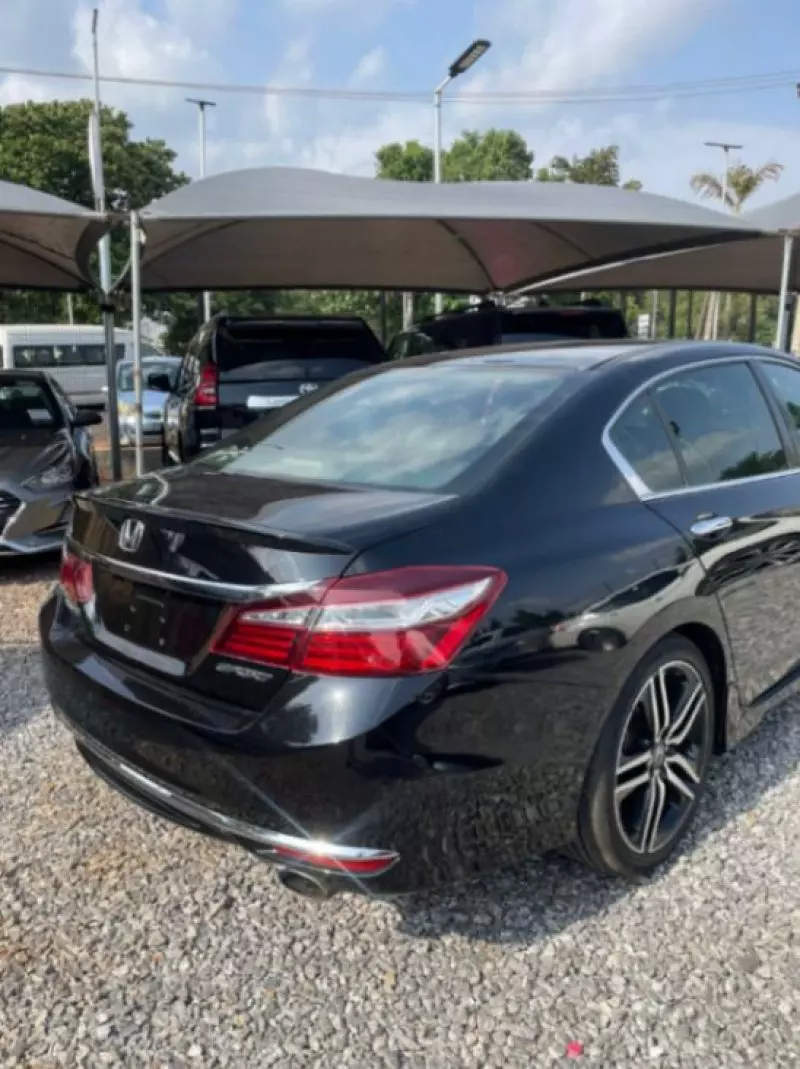 Honda Accord   - 2016
