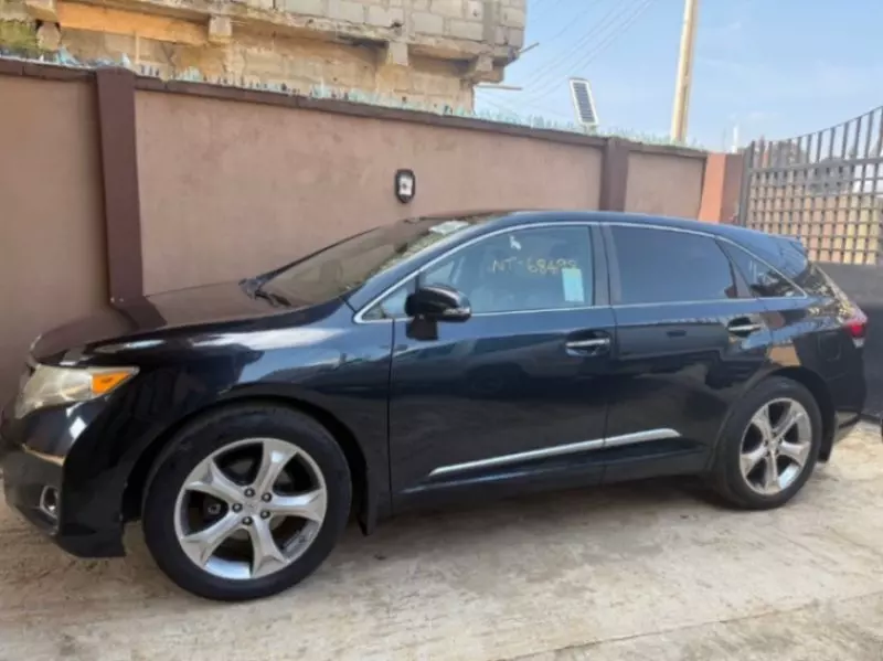 Toyota Venza   - 2013