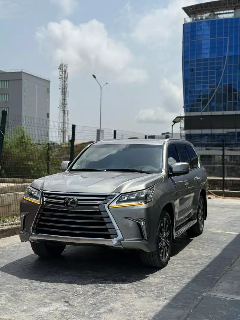 Lexus LX 570   - 2021