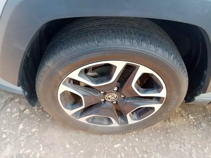 Toyota RAV 4   - 2019