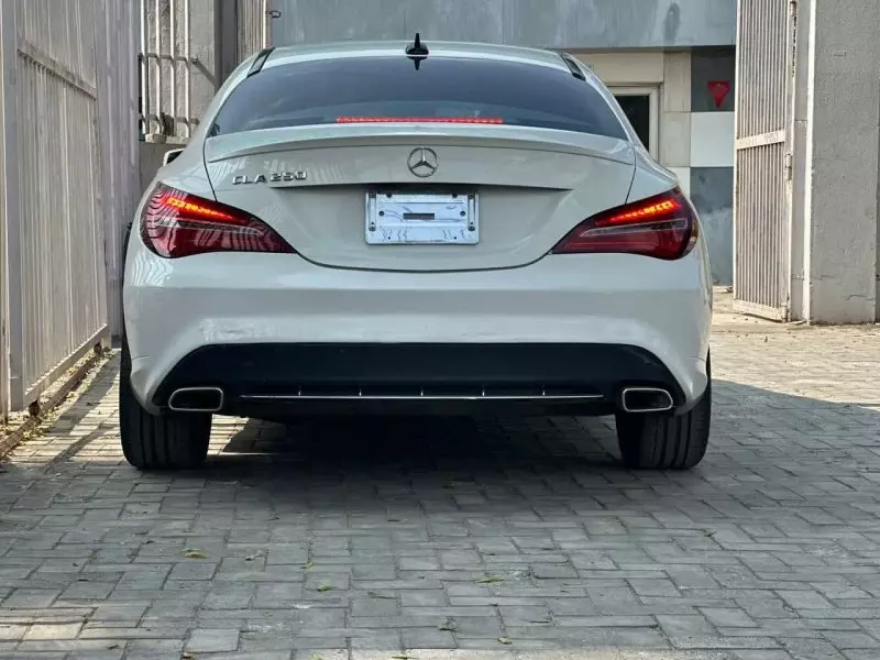 Mercedes-Benz CLA 220   - 2015