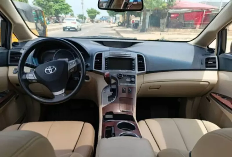 Toyota Venza   - 2011