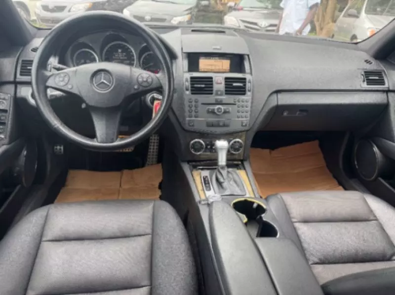 Mercedes-Benz C 300   - 2010