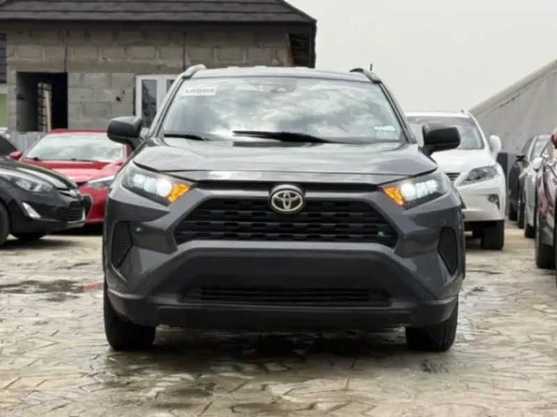 Toyota RAV 4   - 2021