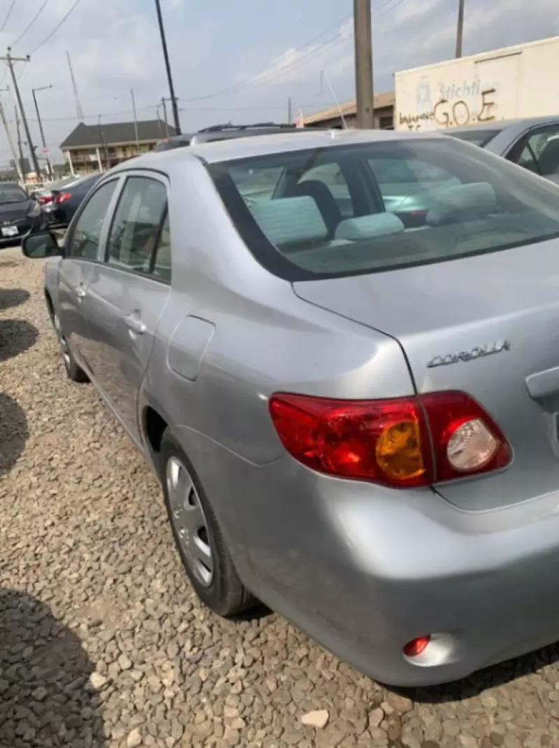 Toyota Corolla   - 2010