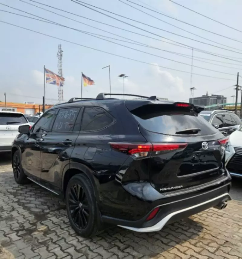 Toyota Highlander   - 2024