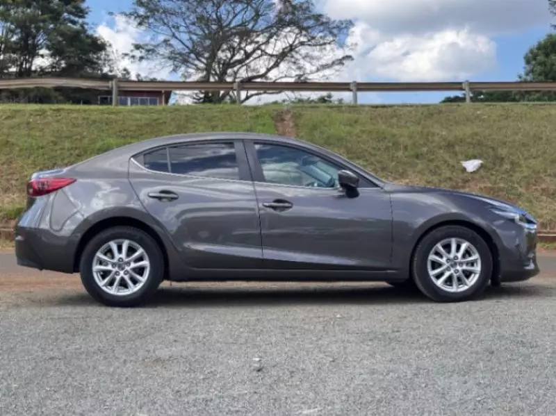 Mazda Axela    - 2018