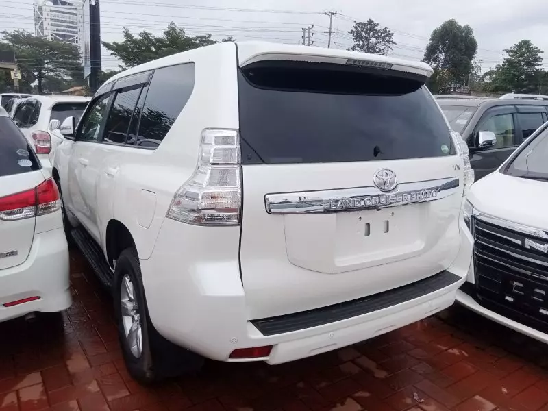 Toyota Landcruiser Prado   - 2016