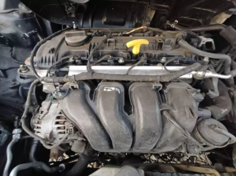 Hyundai Elantra   - 2012