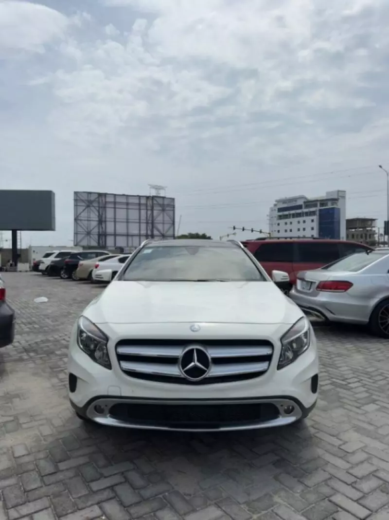 Mercedes-Benz GLA-Class   - 2017