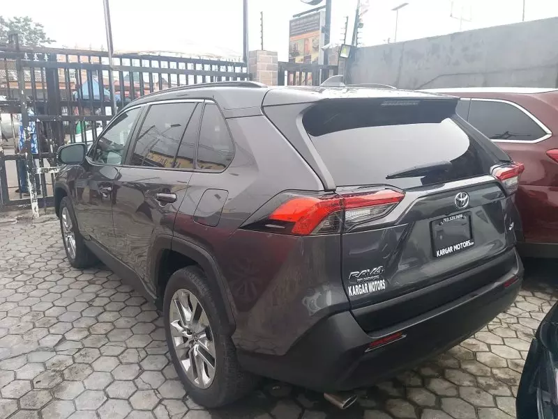 Toyota Rav4   - 2021