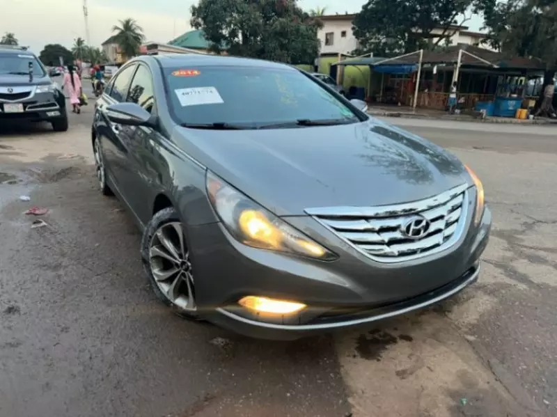 Hyundai Sonata   - 2014