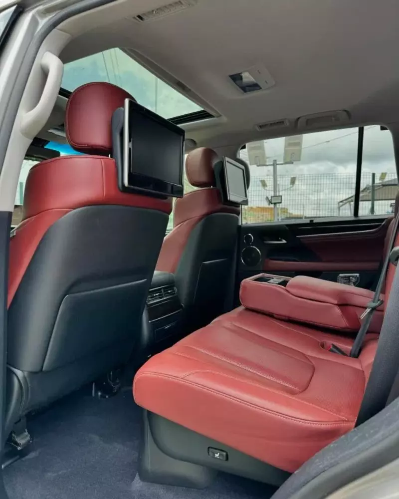 Lexus LX 570   - 2018