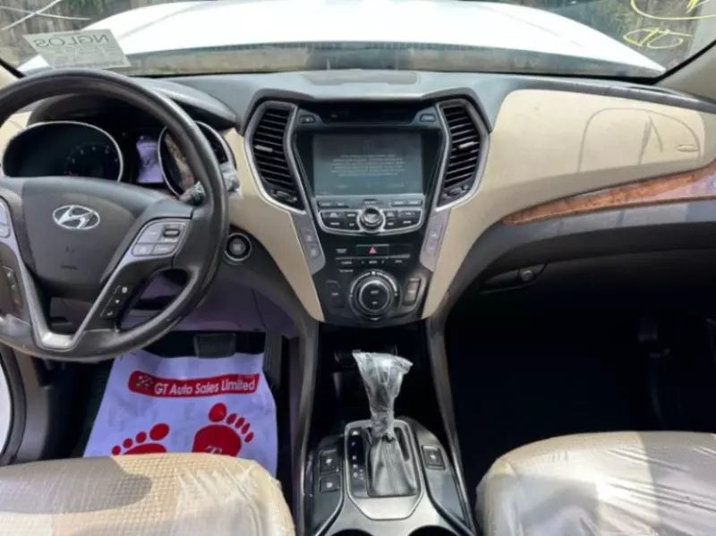 Hyundai Santa Fe Sport   - 2014