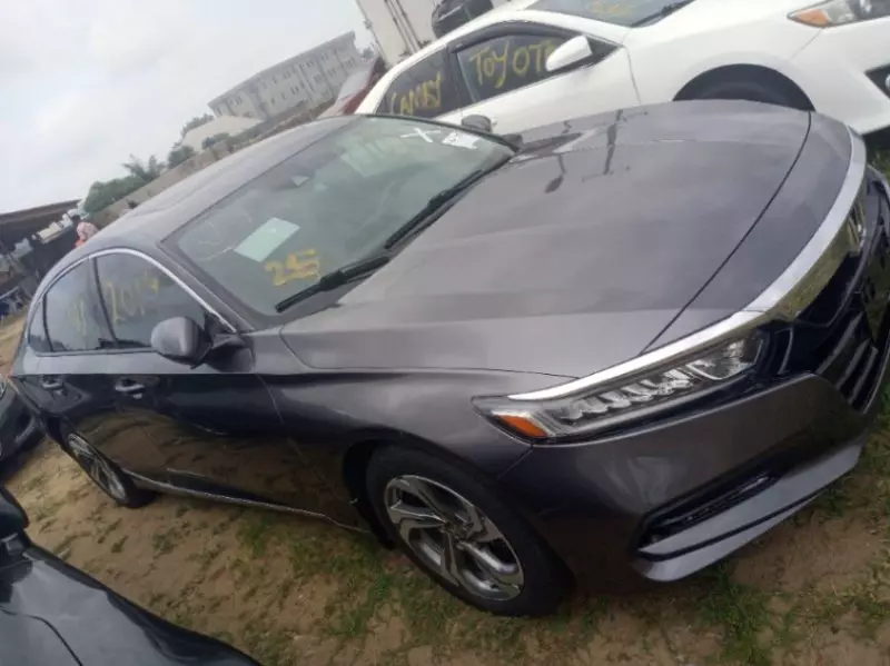 Honda Accord   - 2019