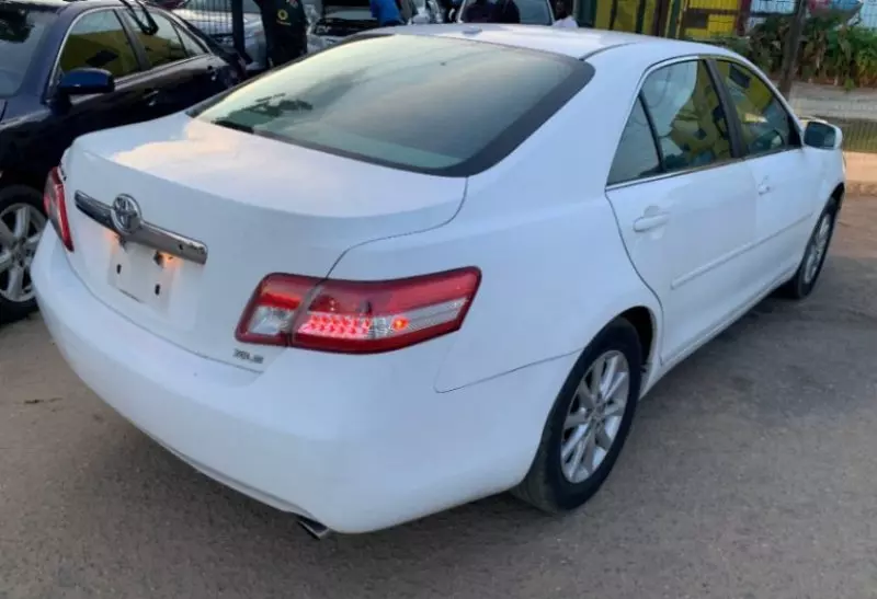 Toyota Camry   - 2010