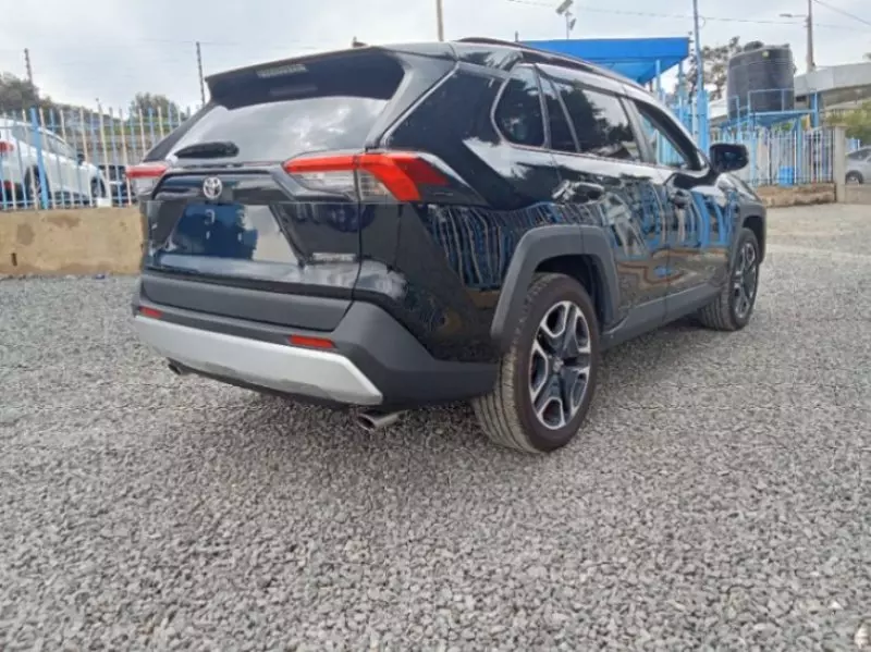Toyota RAV 4   - 2019