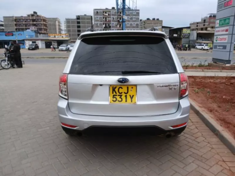 Subaru Forester   - 2010