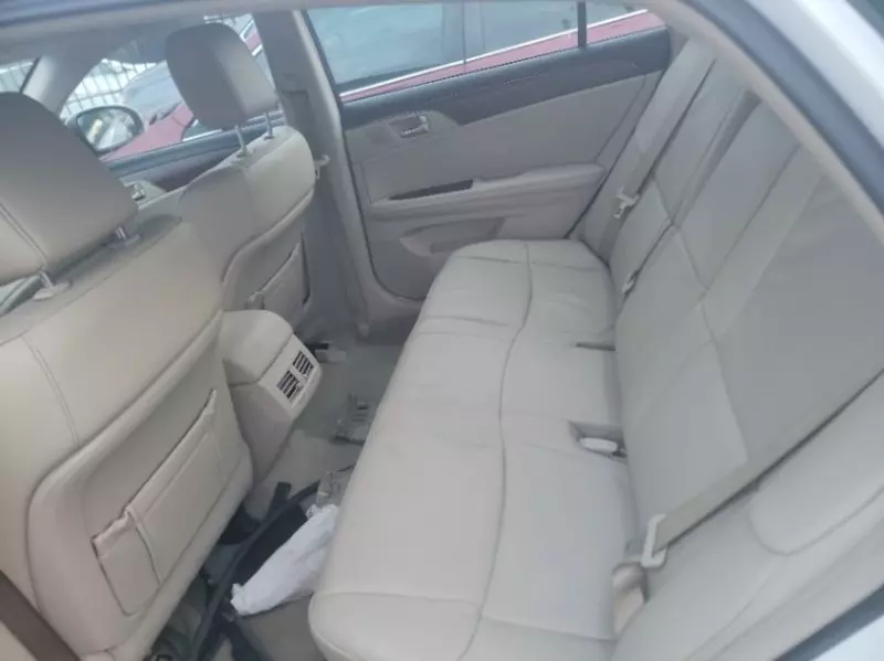 Toyota Avalon   - 2011