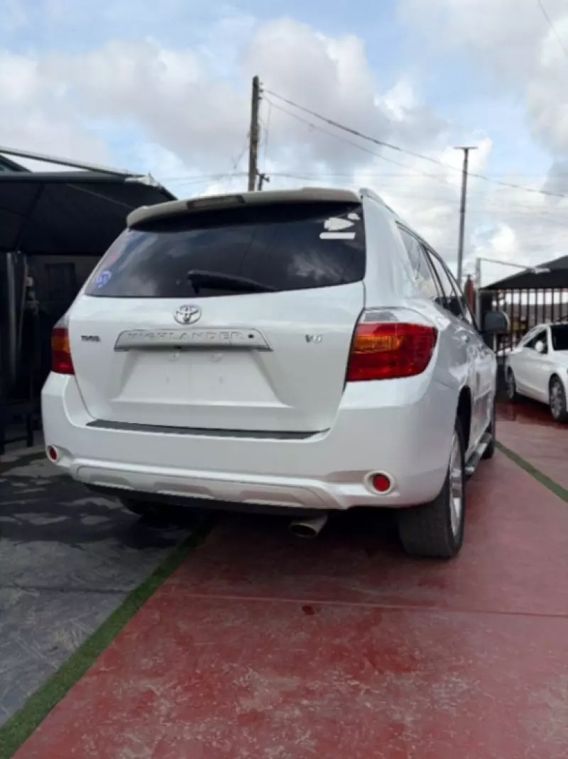 Toyota Highlander   - 2009