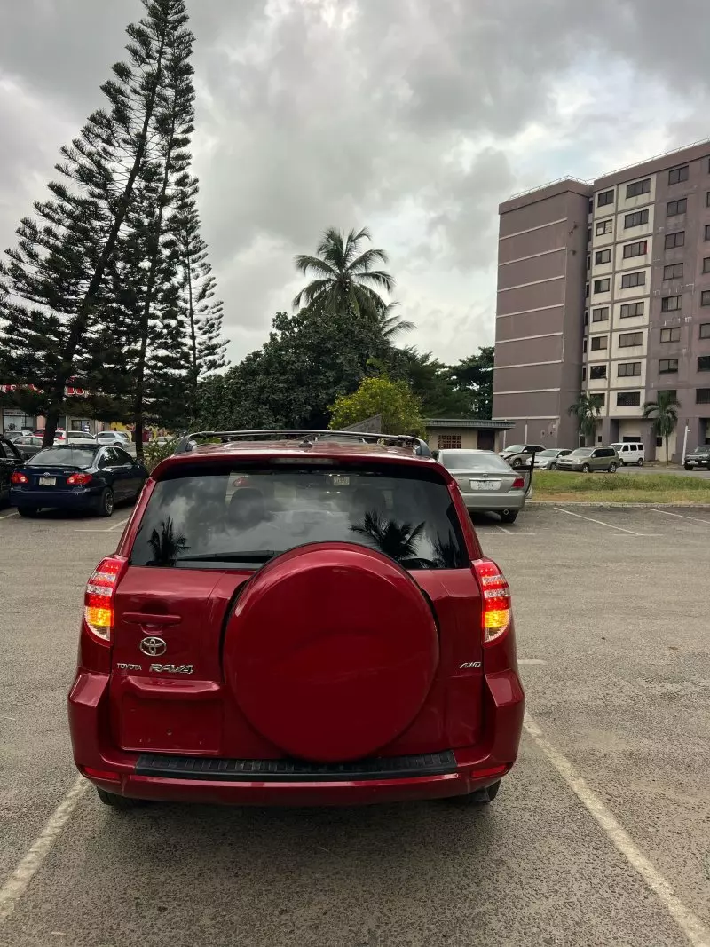Toyota Rav4   - 2010