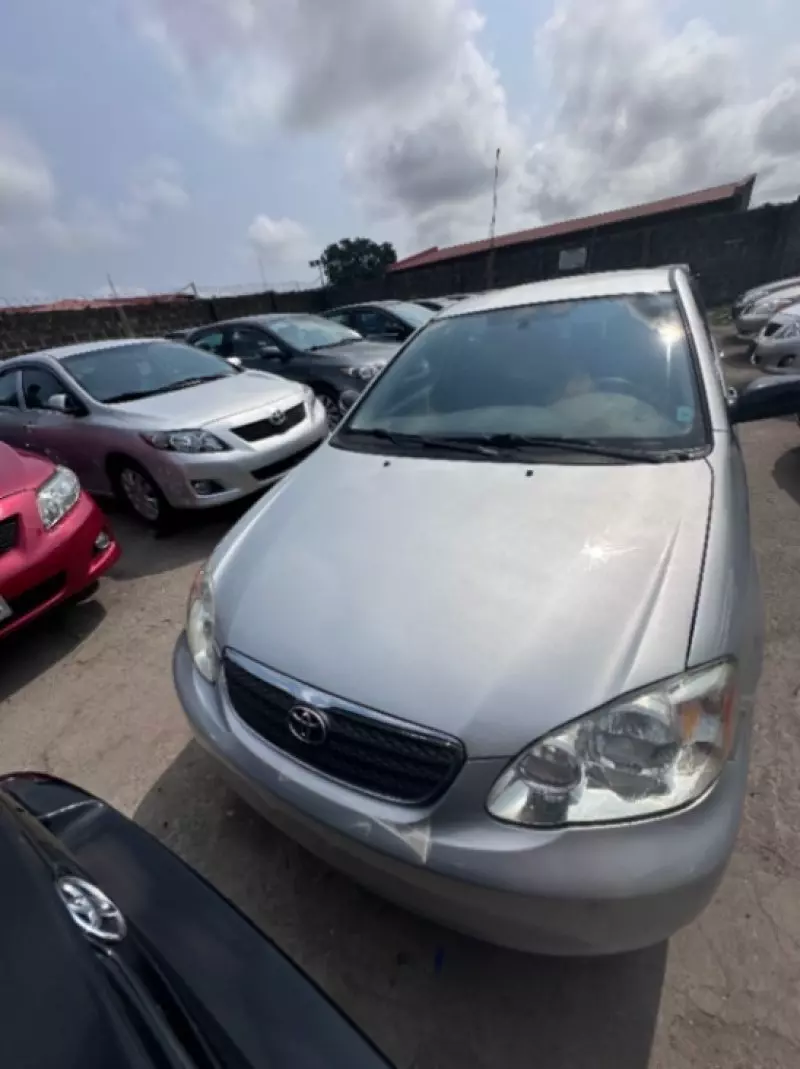 Toyota Corolla   - 2013