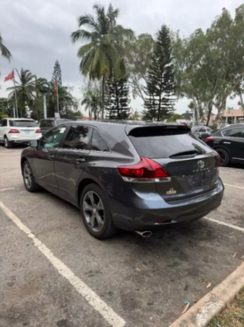 Toyota Venza   - 2013