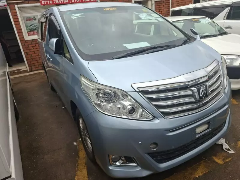 Toyota Alphard   - 2013