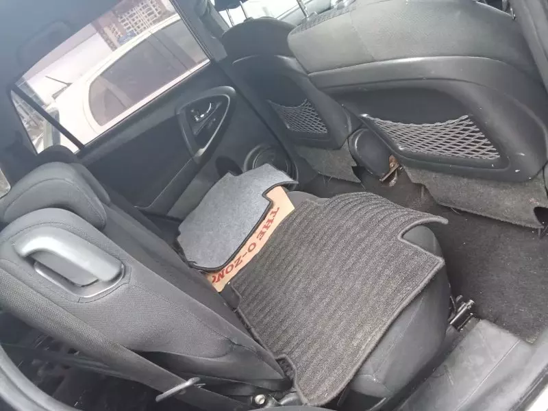 Toyota Vanguard    - 2012