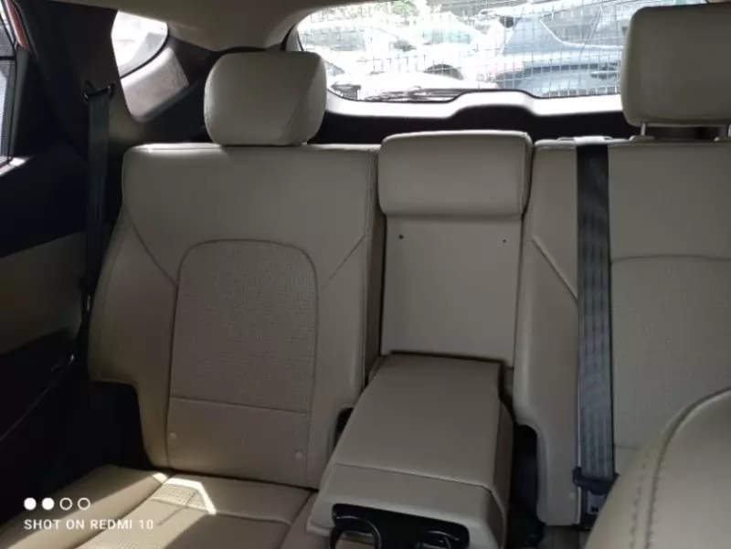 Hyundai Grand Santa Fe   - 2015