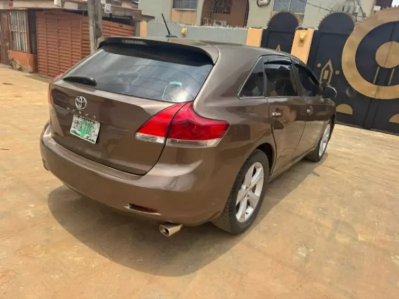 Toyota Venza   - 2011